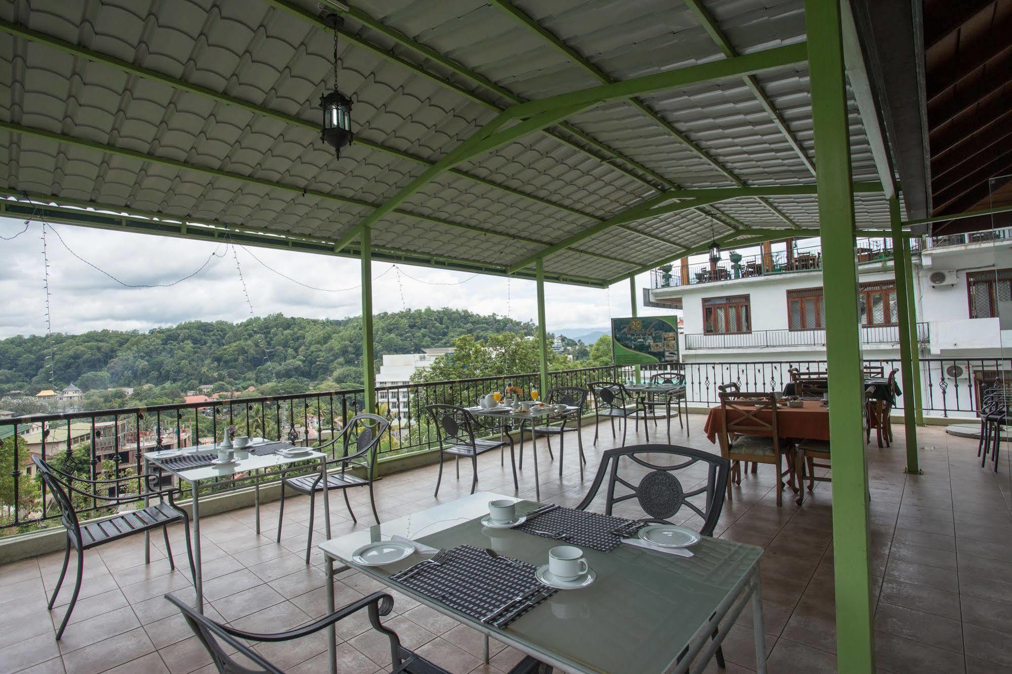 Amanda Hills Hotel Kandy Bagian luar foto